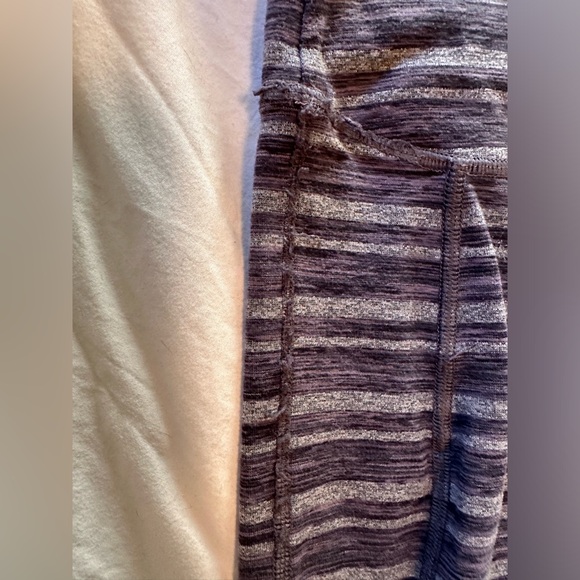 Lululemon purple Stripe Hooded In stride Jacket Size 6 GUC - Picture 4 of 5